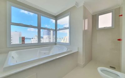 Apartamento com 279m², 4 dormitórios, 2 suítes, 3 vagas, no bairro Centro em Balneário Camboriú para Comprar