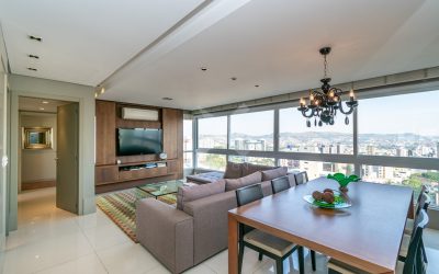 Apartamento com 112m², 2 dormitórios, 1 suíte, 2 vagas, no bairro Petrópolis em Porto Alegre para Comprar