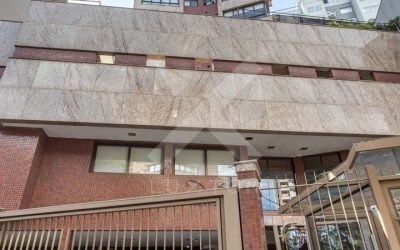 Cobertura com 209m², 2 dormitórios, 1 suíte, 2 vagas, no bairro Bela Vista em Porto Alegre para Comprar