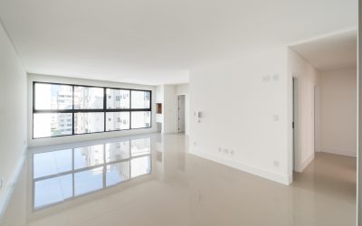 Apartamento com 116m², 3 dormitórios, 3 suítes, 2 vagas, no bairro Centro em Balneário Camboriú para Comprar