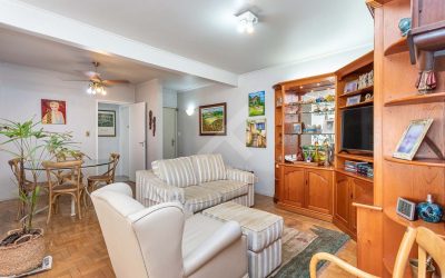 Apartamento com 116m², 3 dormitórios, 1 suíte, 1 vaga, no bairro Moinhos de Vento em Porto Alegre para Comprar