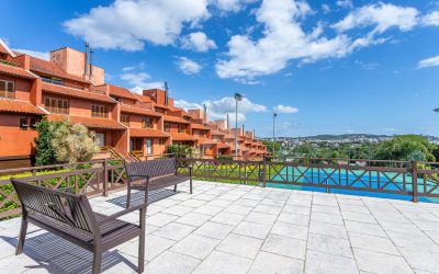 Casa em Condominio com 287m², 4 dormitórios, 2 suítes, 2 vagas, no bairro Cristal em Porto Alegre para Comprar