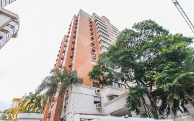 Apartamento com 133m², 3 dormitórios, 1 suíte, 2 vagas, no bairro Bela Vista em Porto Alegre para Comprar