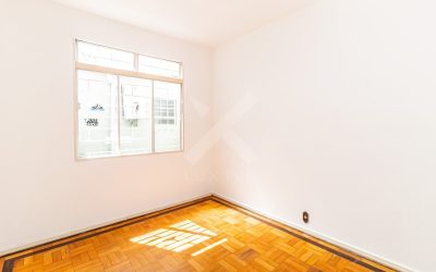Casa com 389m², 6 dormitórios, 3 suítes, 3 vagas, no bairro Cristo Redentor em Porto Alegre para Comprar