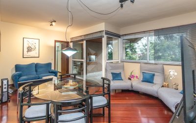 Apartamento com 120m², 3 dormitórios, 1 suíte, 2 vagas, no bairro Petrópolis em Porto Alegre para Comprar