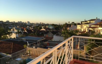 Casa com 392m², 5 dormitórios, 2 suítes, 4 vagas, no bairro Chácara das Pedras em Porto Alegre para Comprar