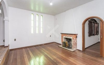 Casa com 500m², 6 dormitórios, 6 suítes, 2 vagas, no bairro Chácara das Pedras em Porto Alegre para Comprar ou Alugar