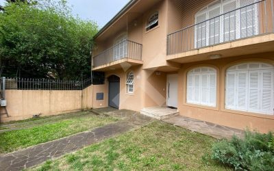 Casa com 265m², 4 dormitórios, 2 suítes, 4 vagas, no bairro Chácara das Pedras em Porto Alegre para Comprar